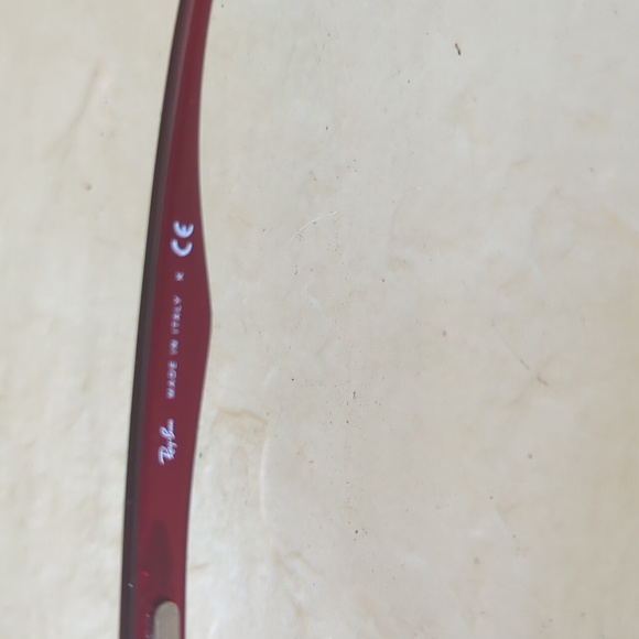 Red Ray Ban sunglasses - Picture 3 of 4